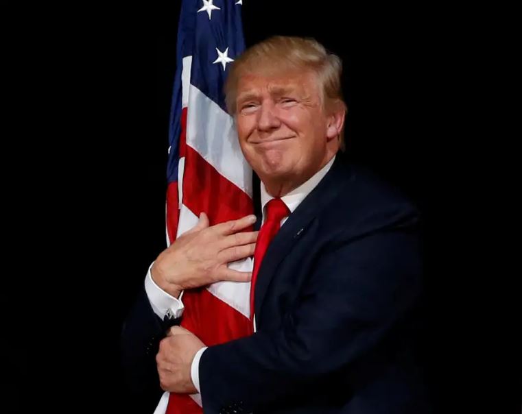 trumphuggingflag
