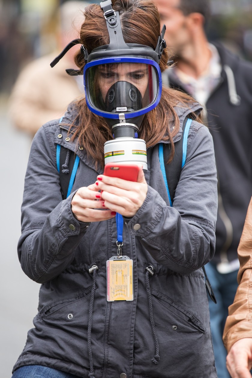 gas-mask-2933307_1920