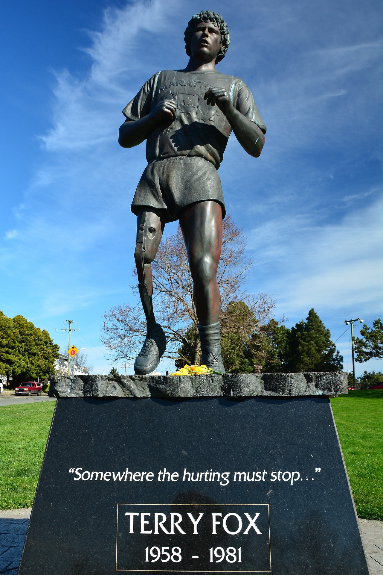 terry-fox-monument-1231198_1920